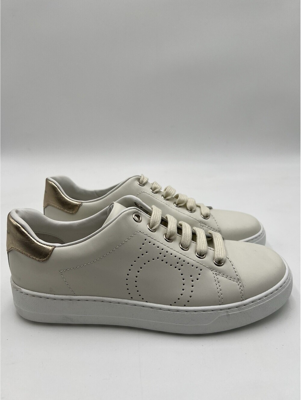Salvatore Ferragamo Pierre Sneakers perforated Gancio logo White Size 6.5C